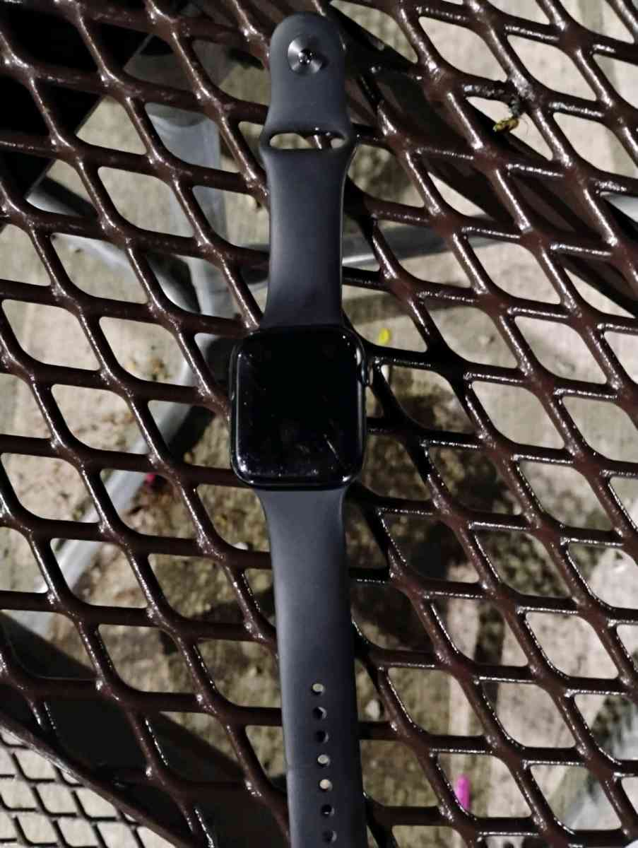 Series 8 Apple Watch with Universal Apple Charger included