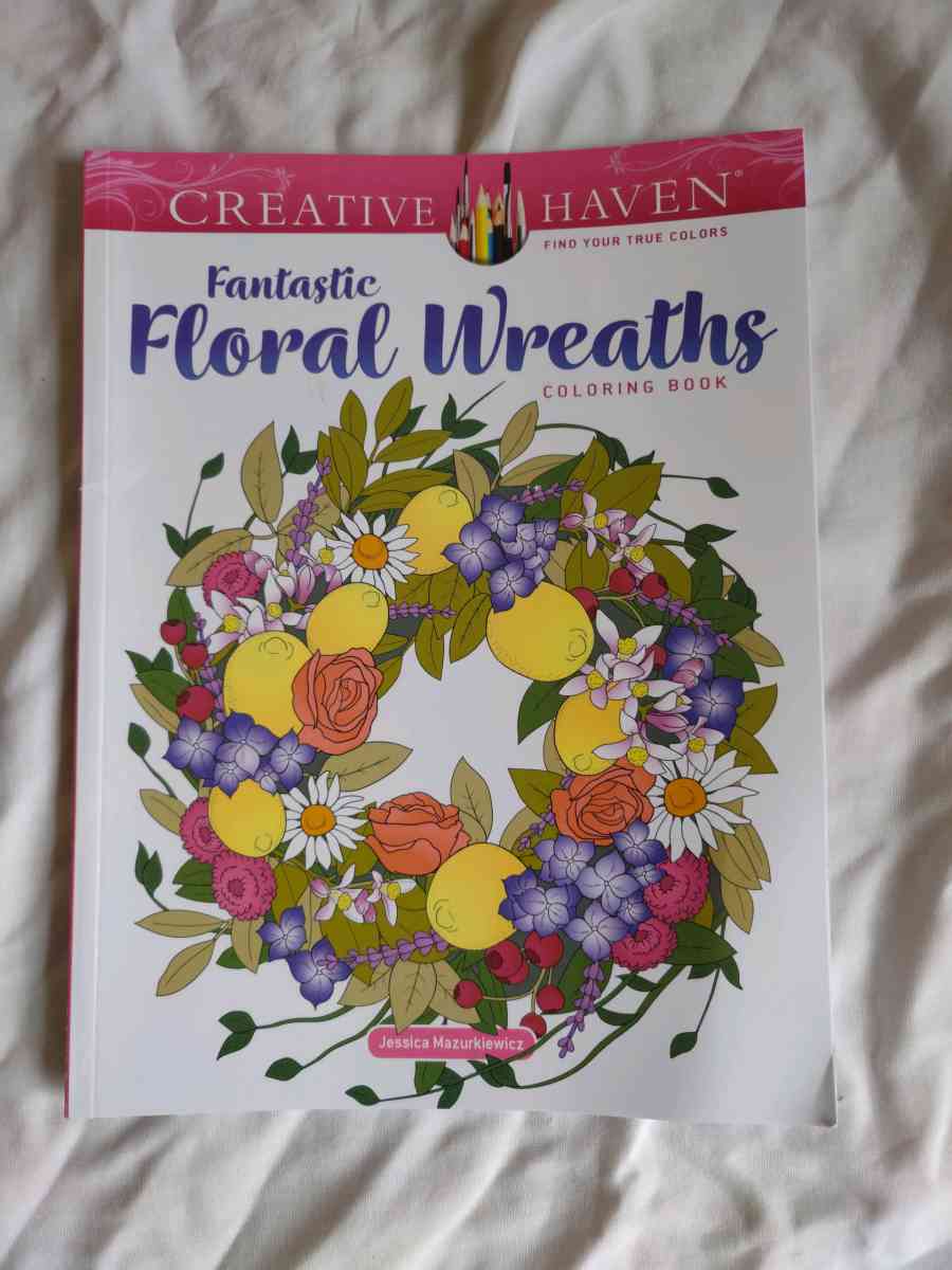 Creative Haven Floral wreaths coloring book