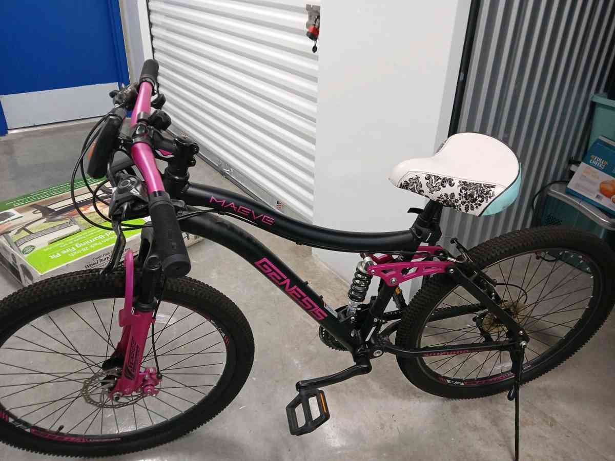 black and pink   bike