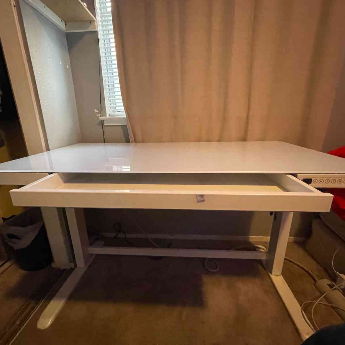 xbox series s with desk and wheel dundle