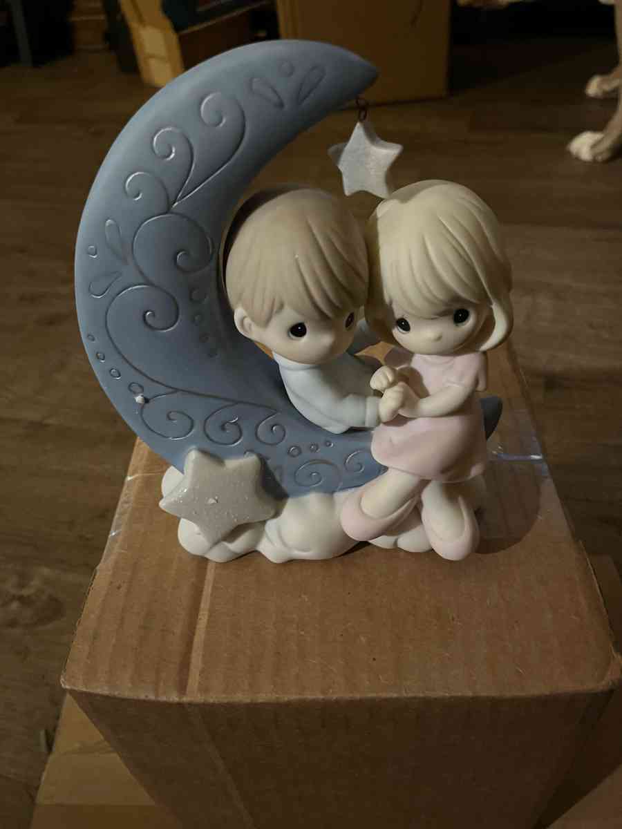 Precious Moments I love you to the moon and back