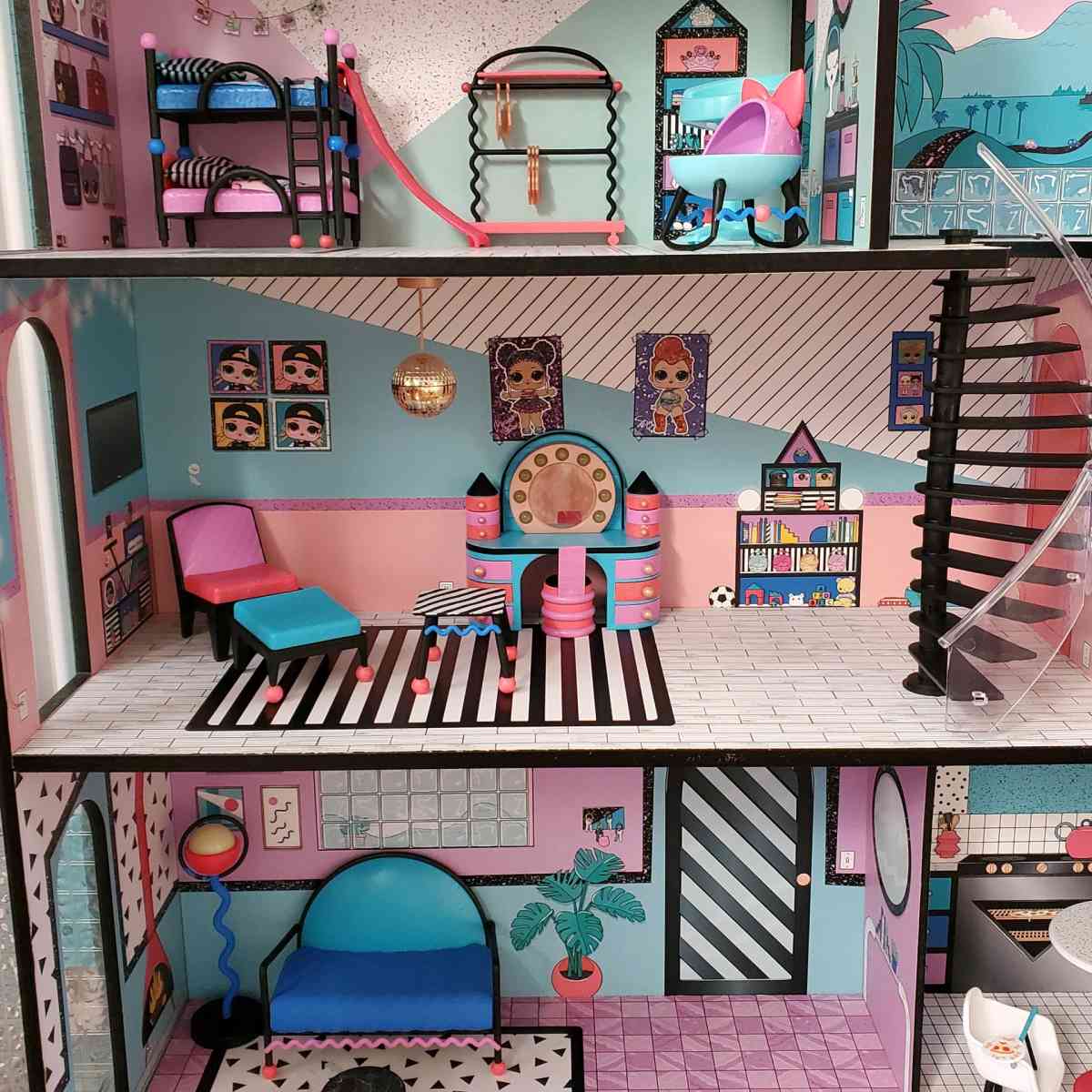 LOL Dollhouse Read Description