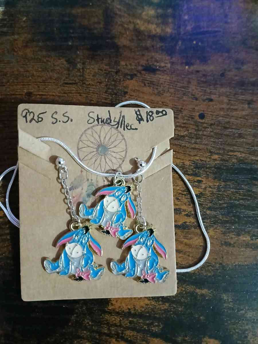 Eeyore Stud Earrings  16 Necklace Set From Winnie The Pooh