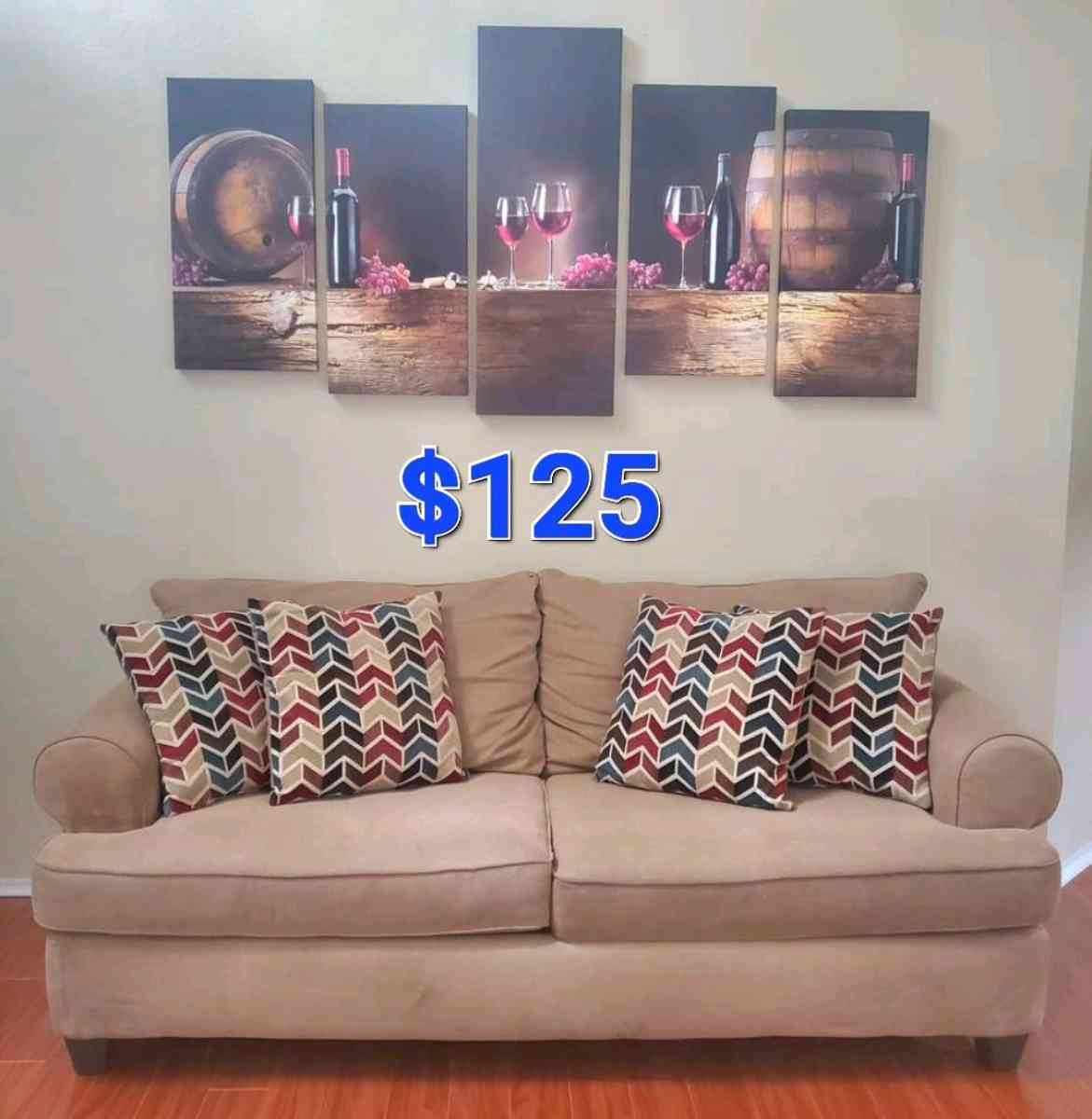 Loveseat Couch With 4 Pillows Read Description