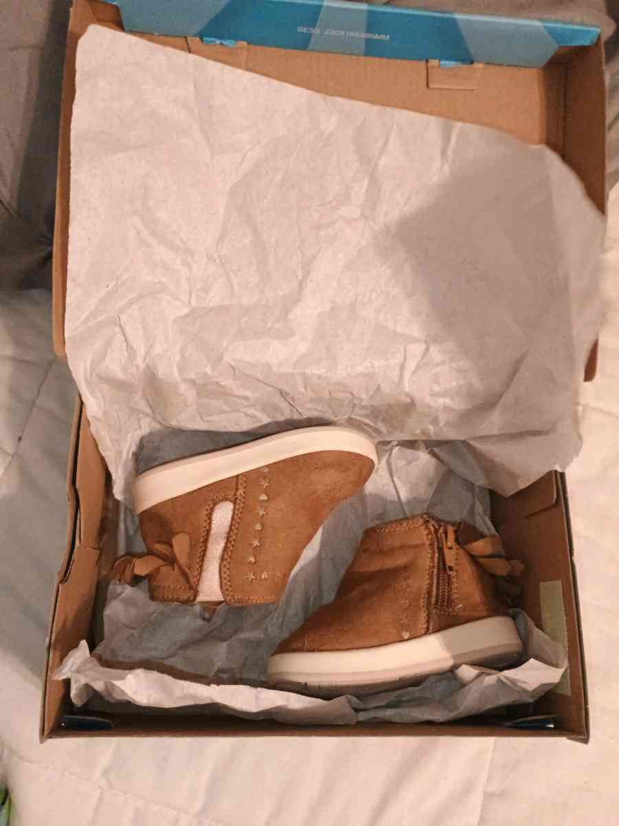 Wonder Nation Brown Suede Toddler Shoes Size 4