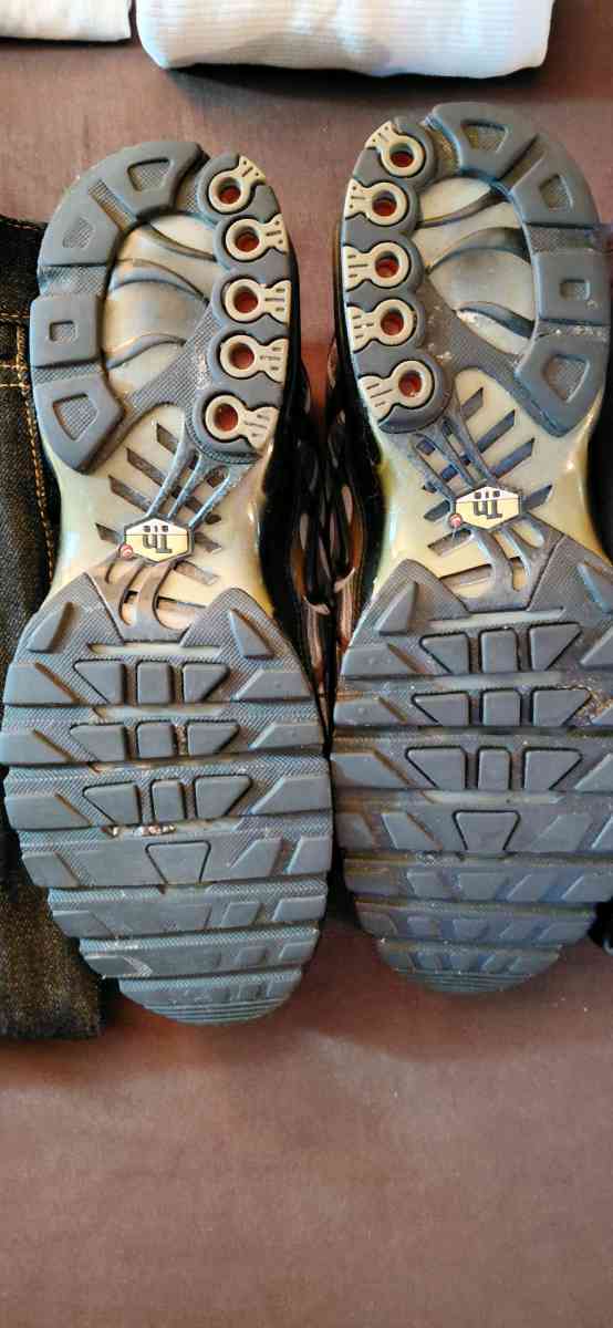 501 Levi jeans brand new size W44 L32 black in color Black