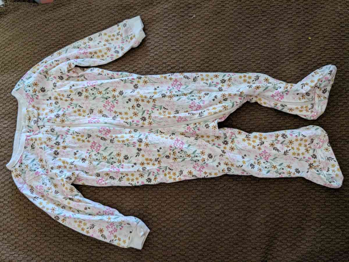 Baby Flowery sleepsuit with feet