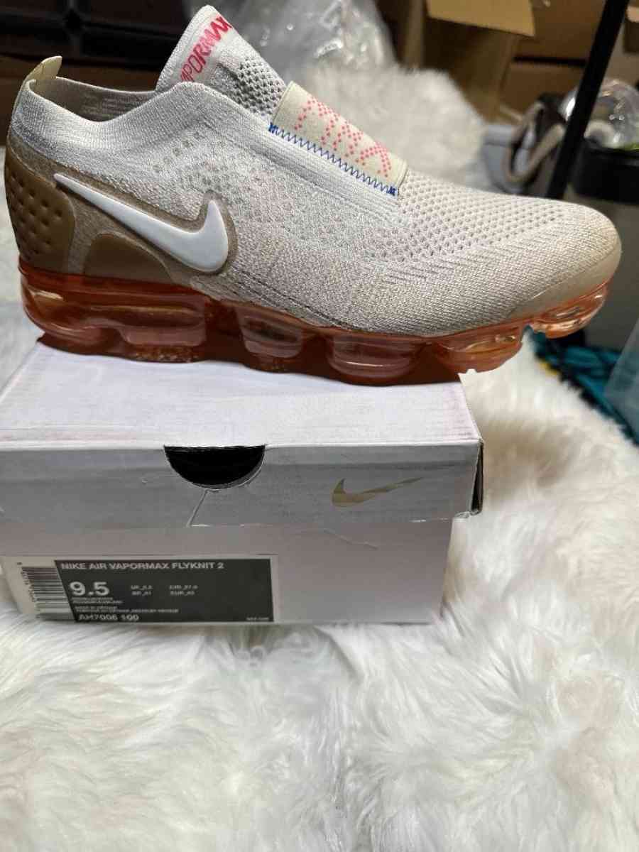 COMFORTABLE sneakers