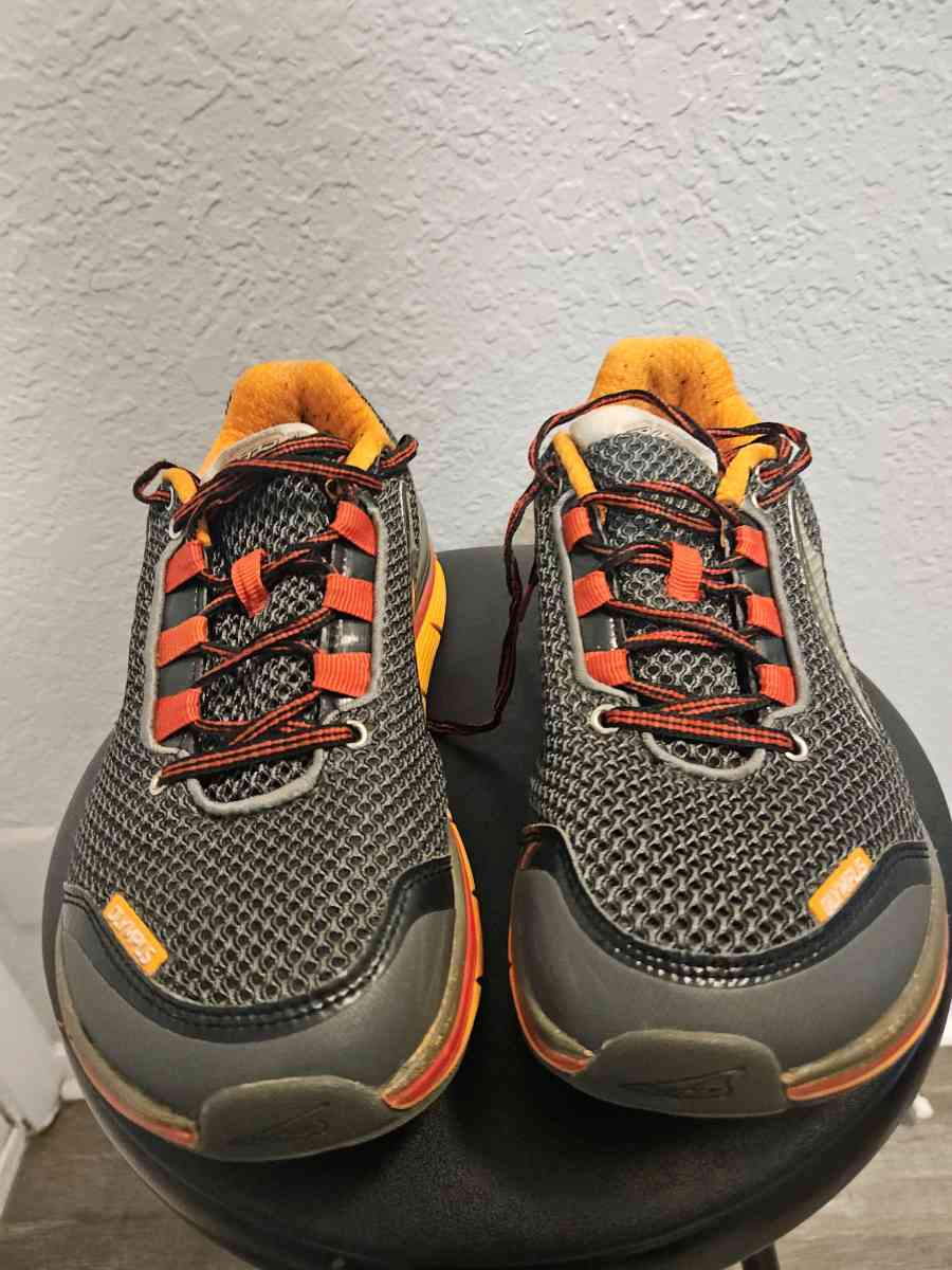 Altra Olympus Zero Drop Trail Running Sneakers
