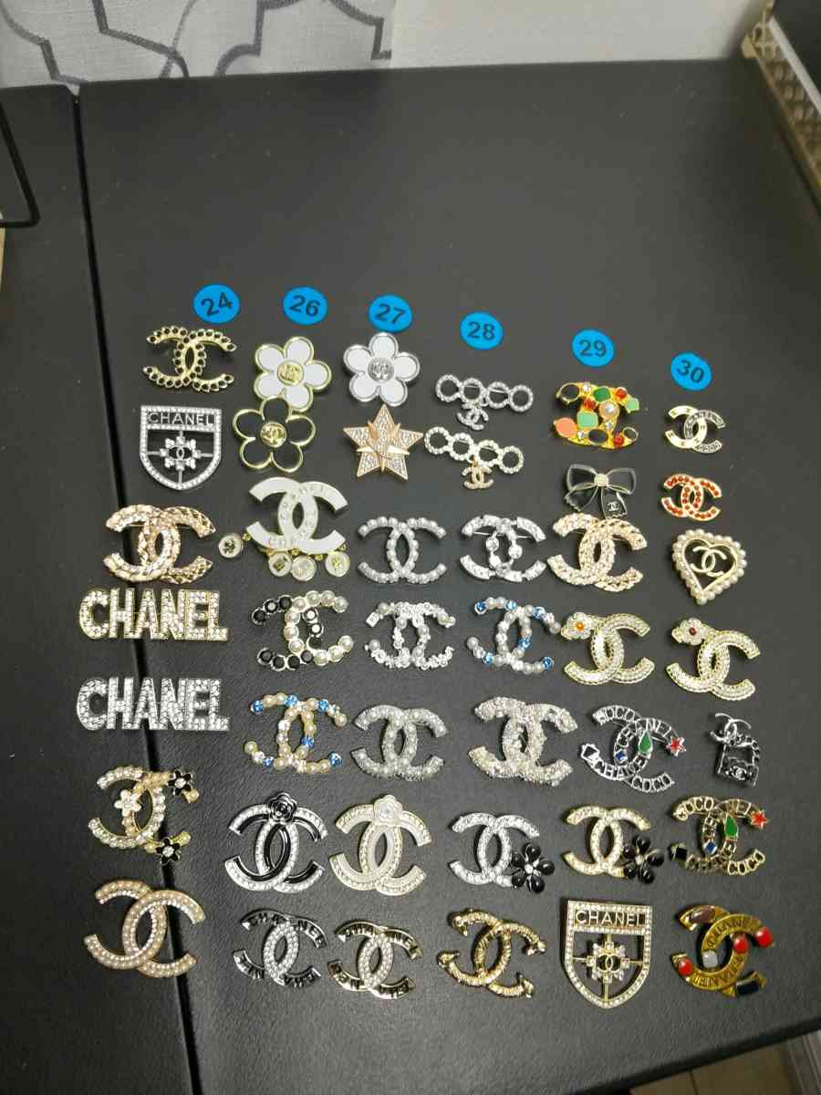 Women Brooches with Stamps