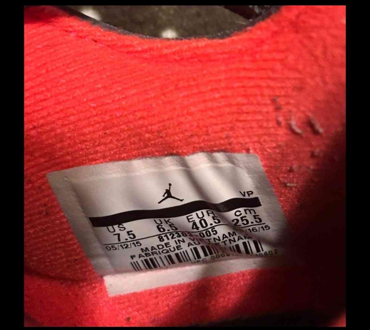 Size 7 And A Half Jordan Eclipse Holiday 2015