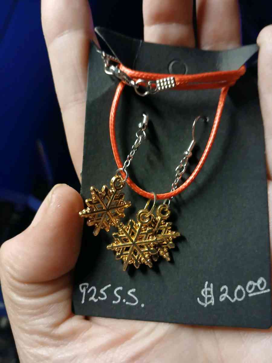 Hookstyle Earrings Leather Necklace Set Gold Snowflake