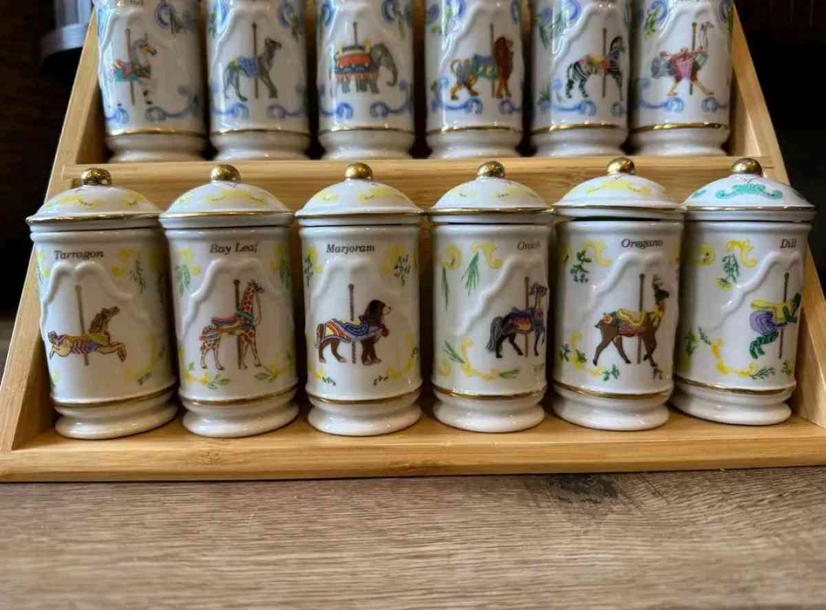 RARE LENOX 1993 CAROUSEL SPICE JARS FULL SET