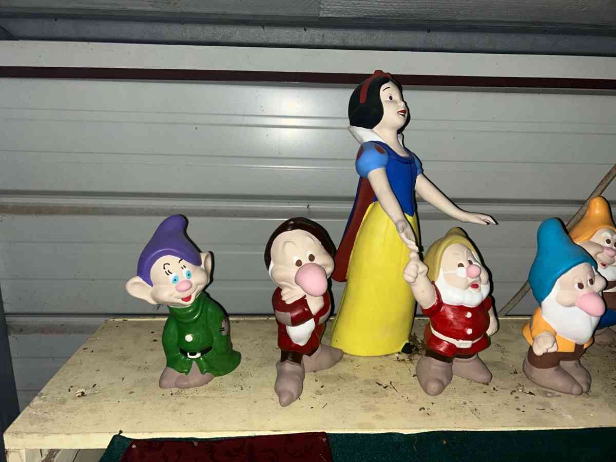 Snow White and the Steven darwfs