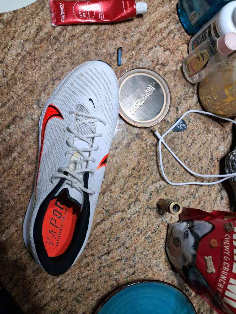 Nike shoes V A POR size 11