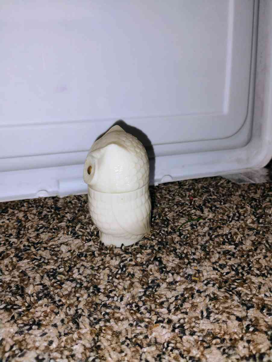 vintage avon screech owl milk glass perfume jar in amazing