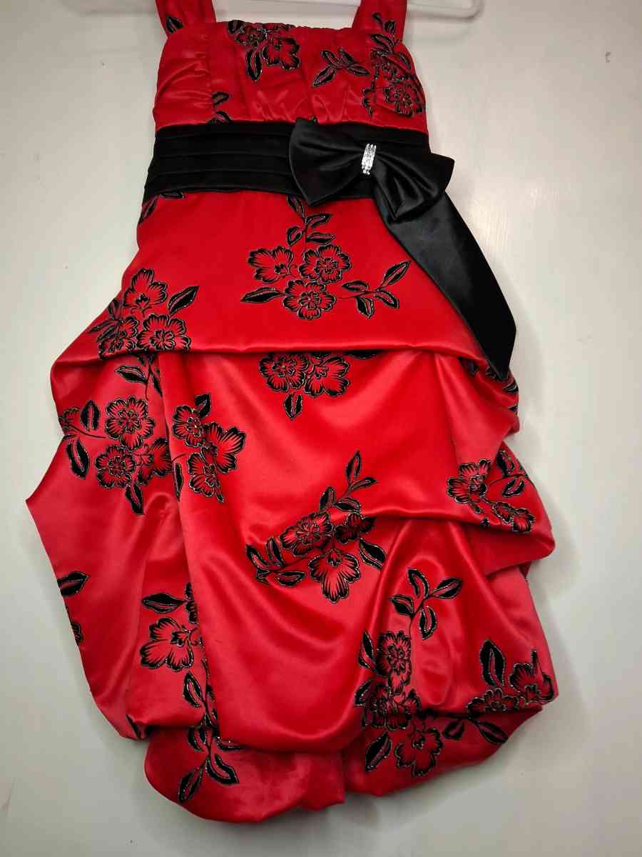 Girls szM Red and black Formal dress