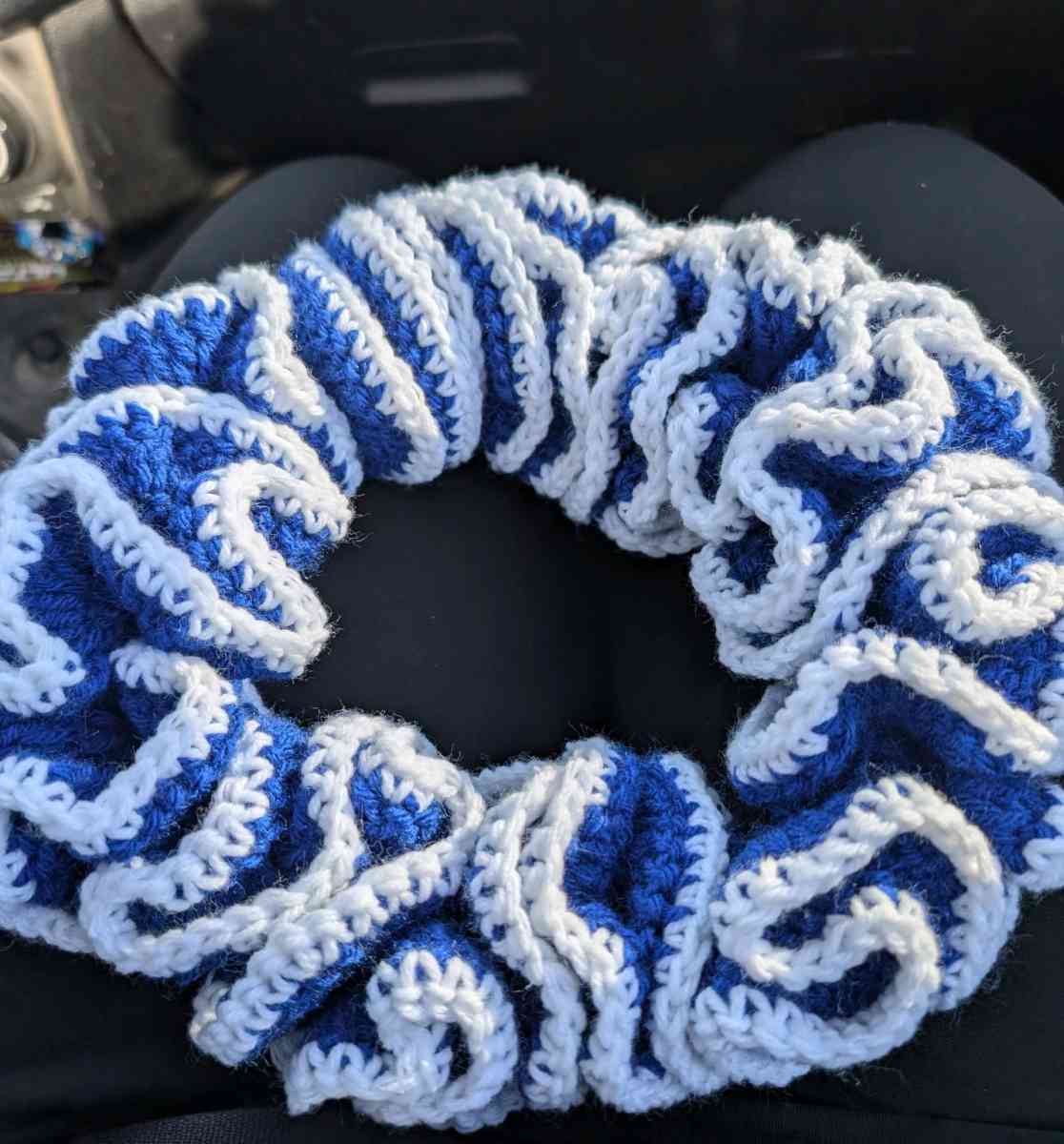 crochet ruffled crown