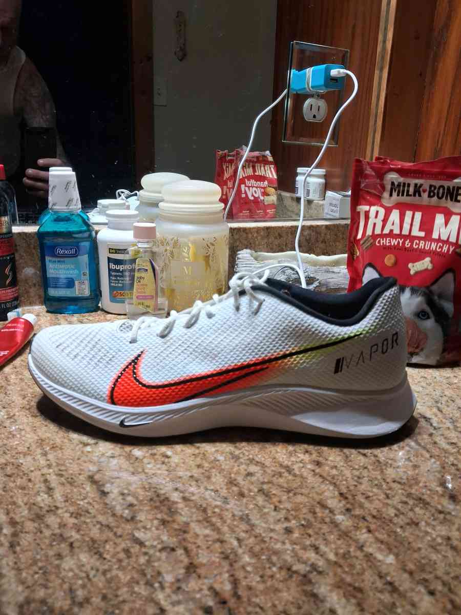 Nike shoes V A POR size 11