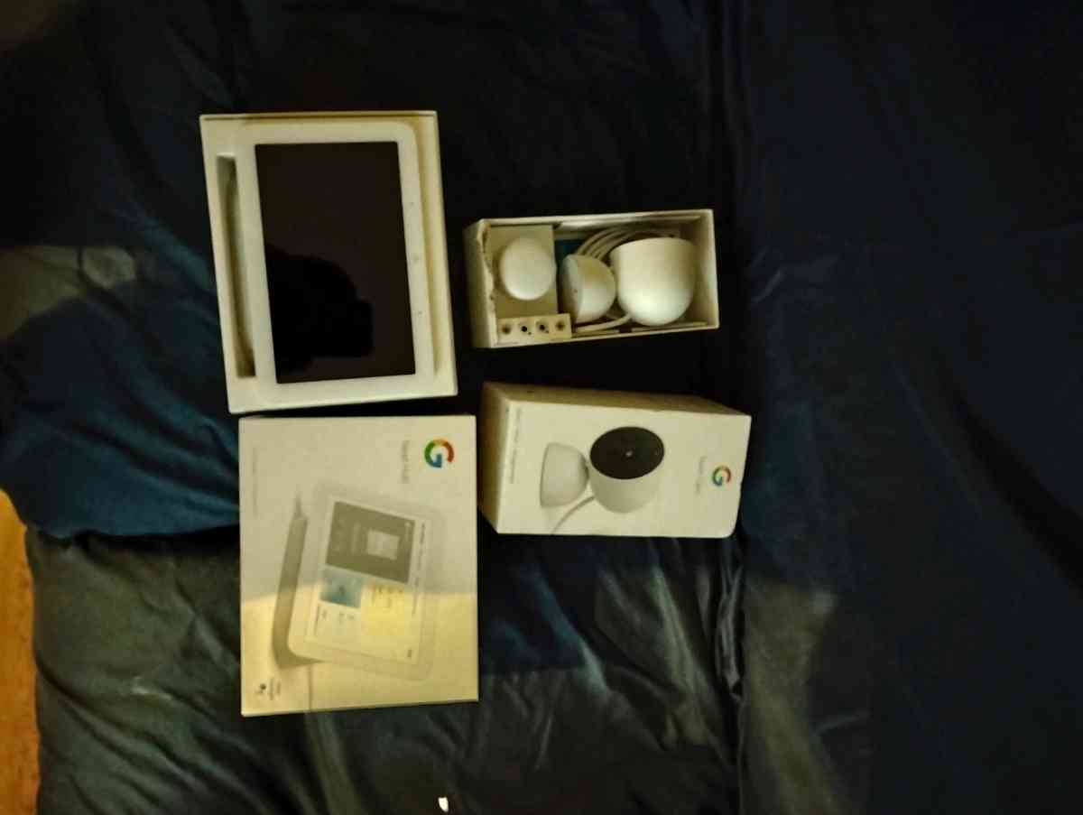 Google nest and Google hub camera and monitor