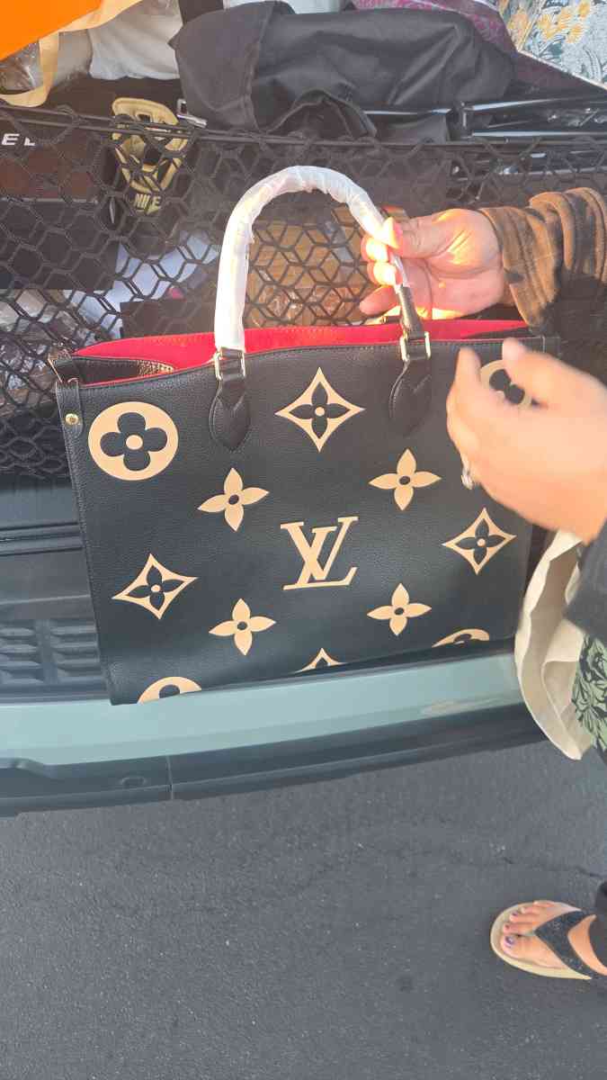 womens Fashionable Handbag