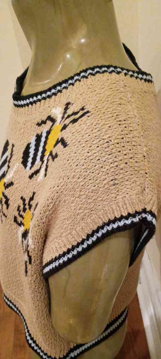 Anthropologie Maeve Sarah Gordon Bee Knit Cropped Sweater Ve