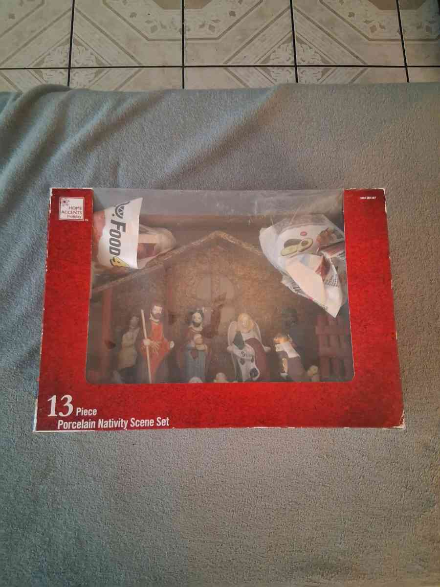 Home Accents Holiday 13 Piece Nativity Scene Set Figurines