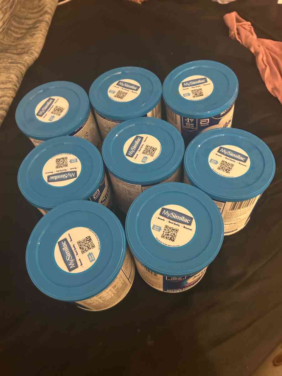 8 cans of Similac advance baby formula