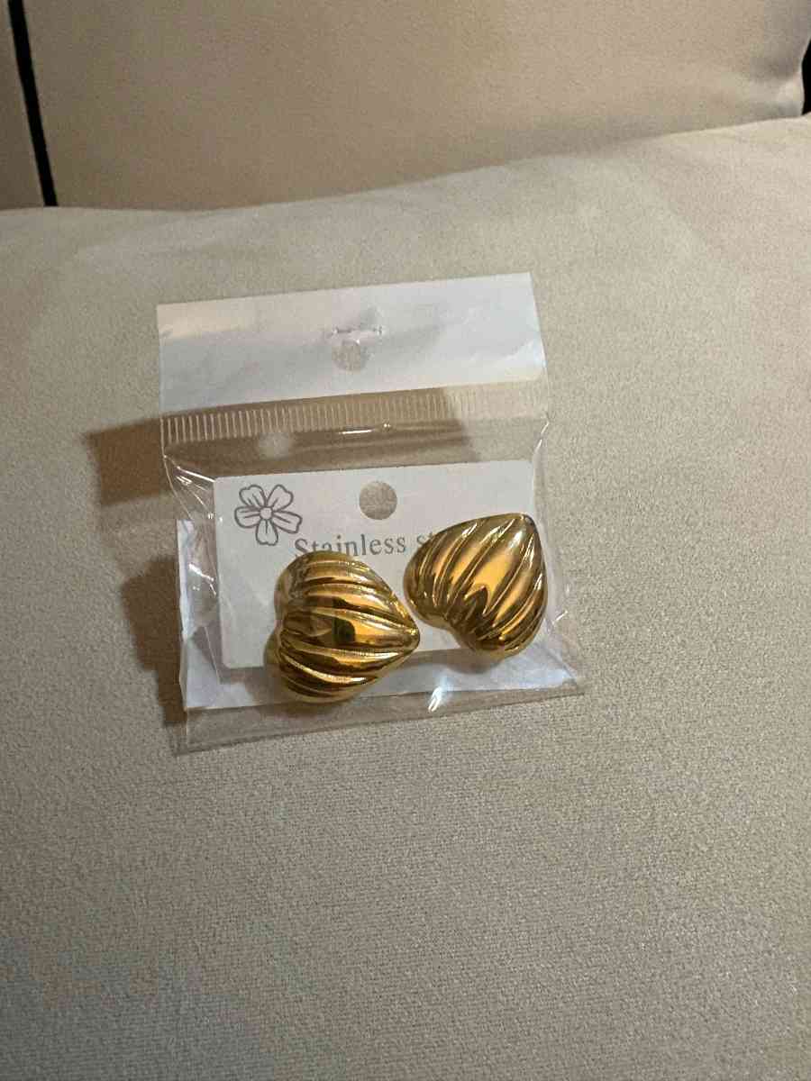 arrete stainless steel