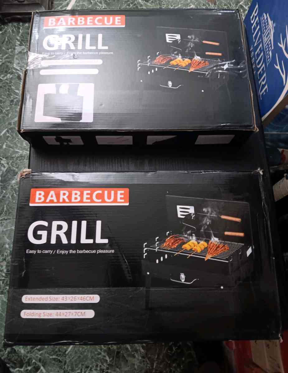 SMALL BARBECUE CHARCOAL GRILL WITH UTENSILS