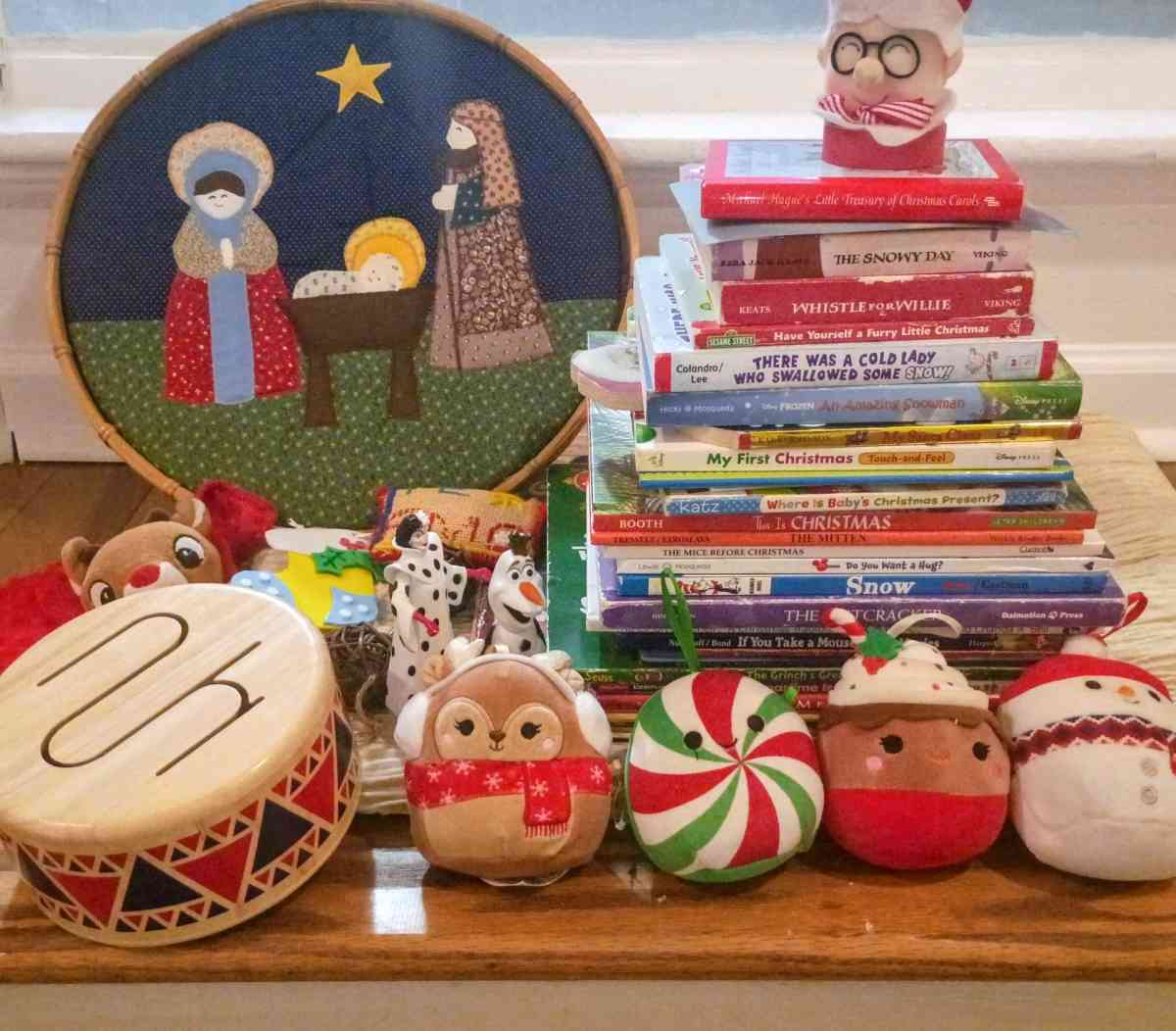 30pc Christmas Bundle Toddler Books 4 Squishmallows 5 Vinyl