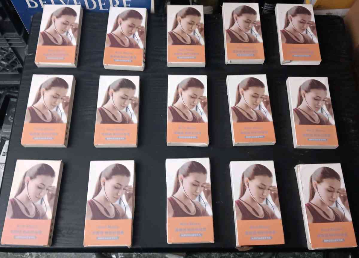 MUSIC WIRED NECK WIRELESS EARBUDS