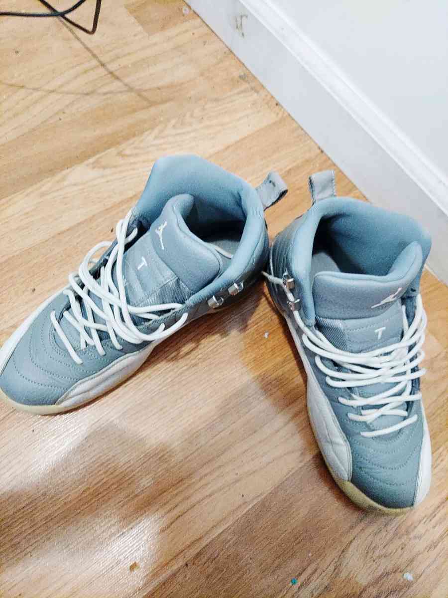 size 7 jordan 12s