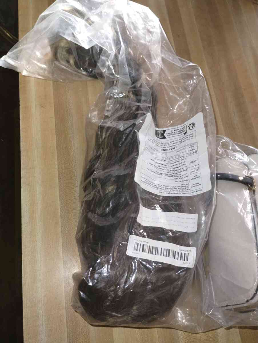 womens wig didnt need it anymore brand new and everything