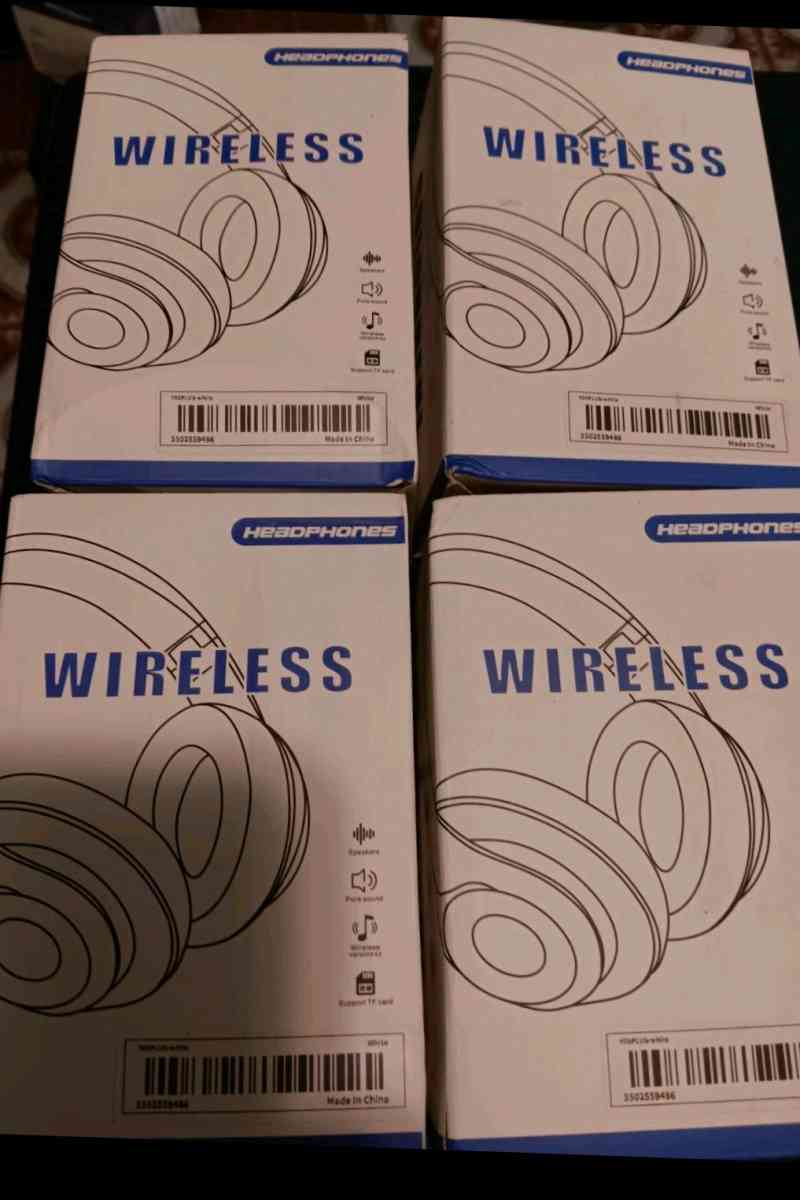 COLOURFUL WIRELESS ADJUSTABLE HEADPHONES