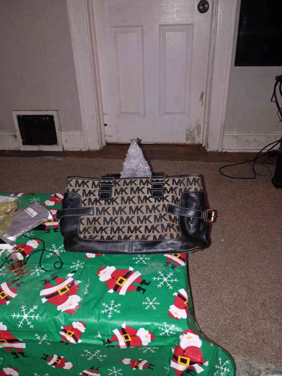 a rectangle handbag Michael kors purse