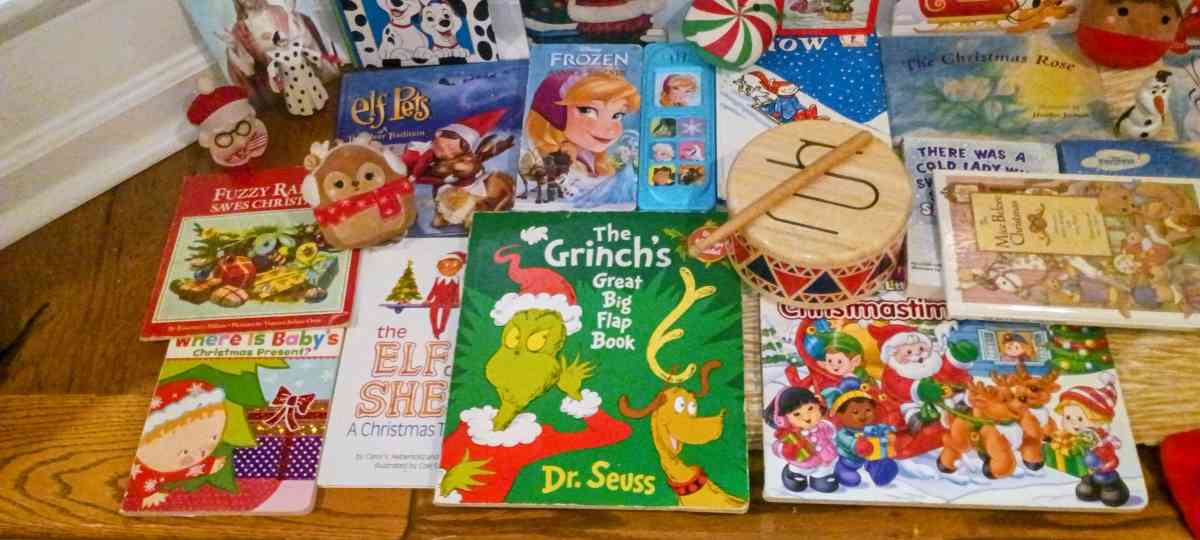 30pc Christmas Bundle Toddler Books 4 Squishmallows 5 Vinyl