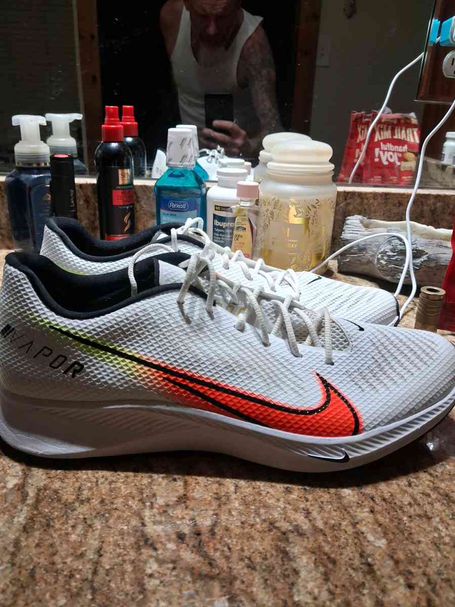 Nike shoes V A POR size 11