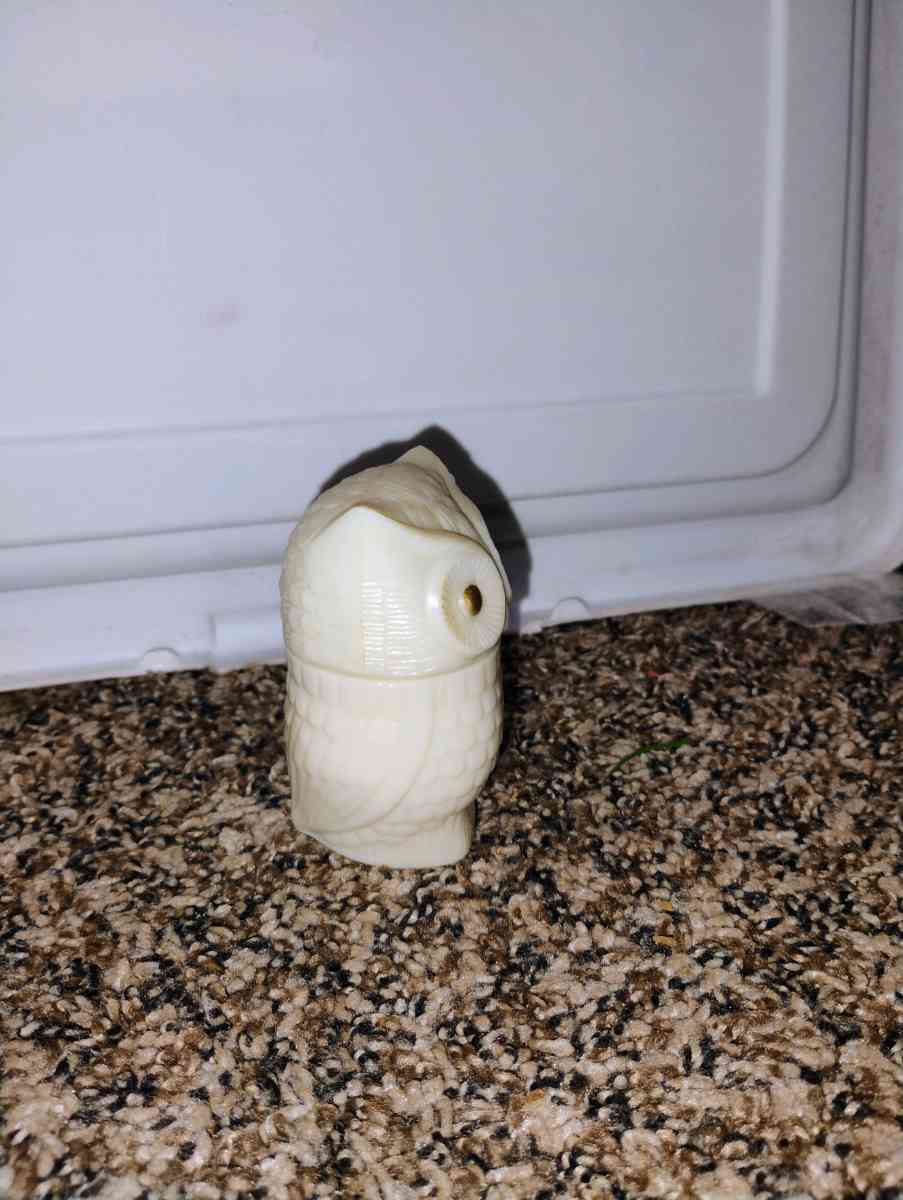 vintage avon screech owl milk glass perfume jar in amazing