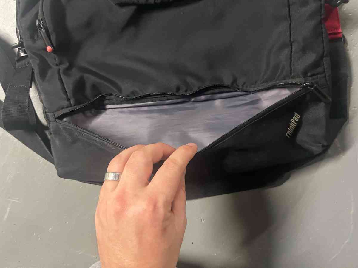 USED  Lenovo Laptop Bag  ThinkPad Pro Docking Station Type 4