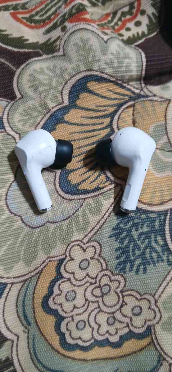 off brand blue tooth wireless earbuds