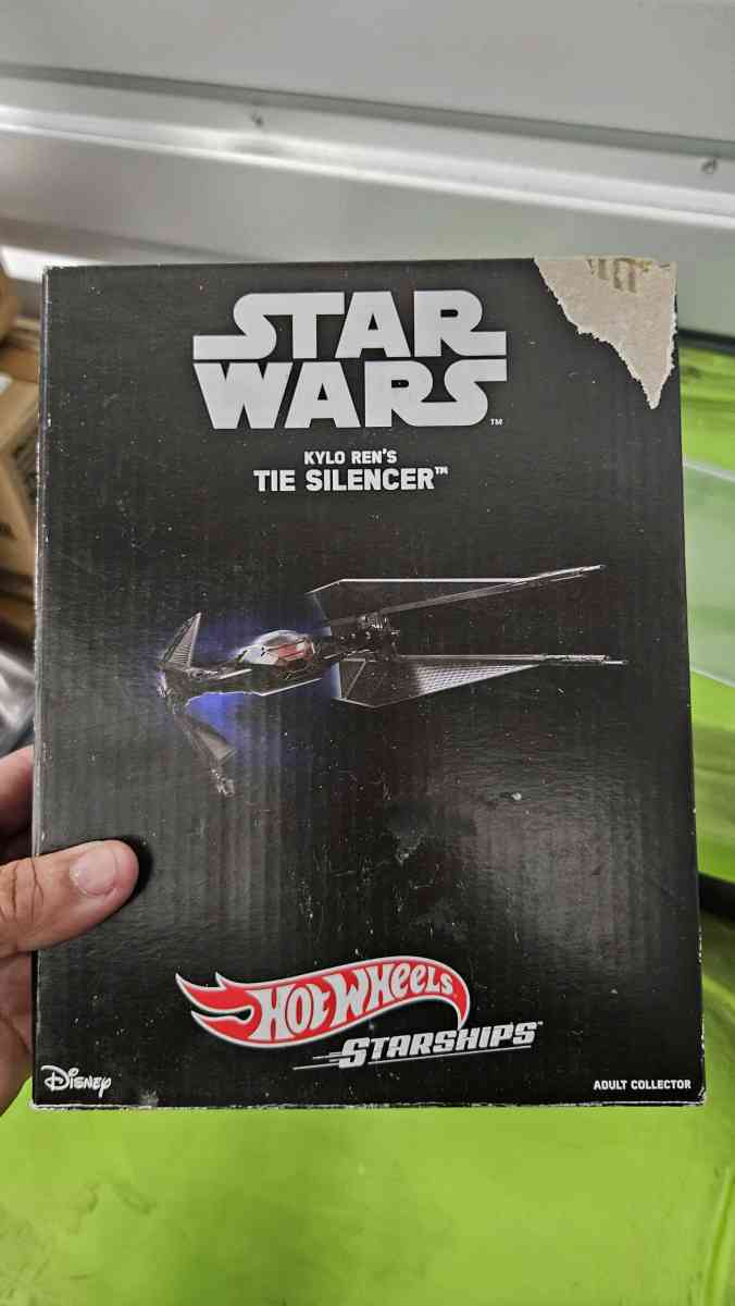 SDCC 2017 Star Wars Kylo Rens Ti