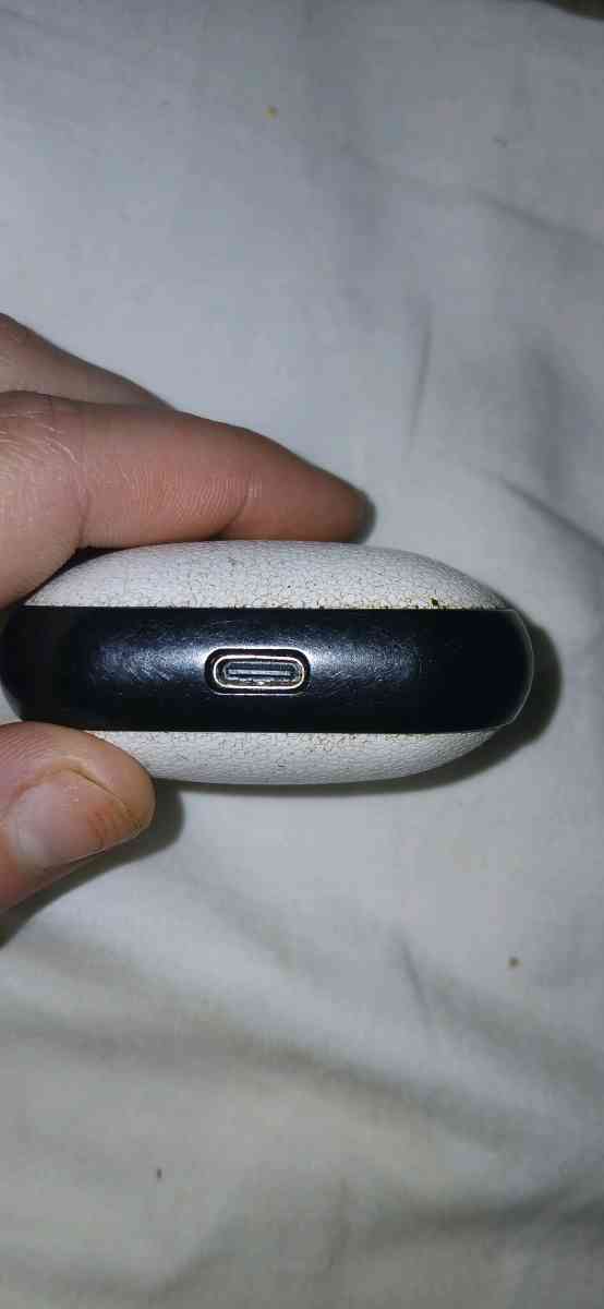 off brand blue tooth wireless earbuds