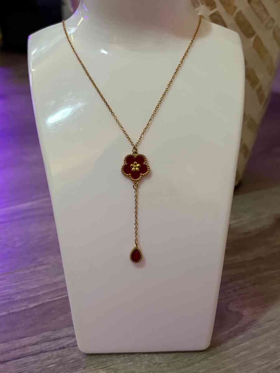 cadena lamiando en proper stainless steel