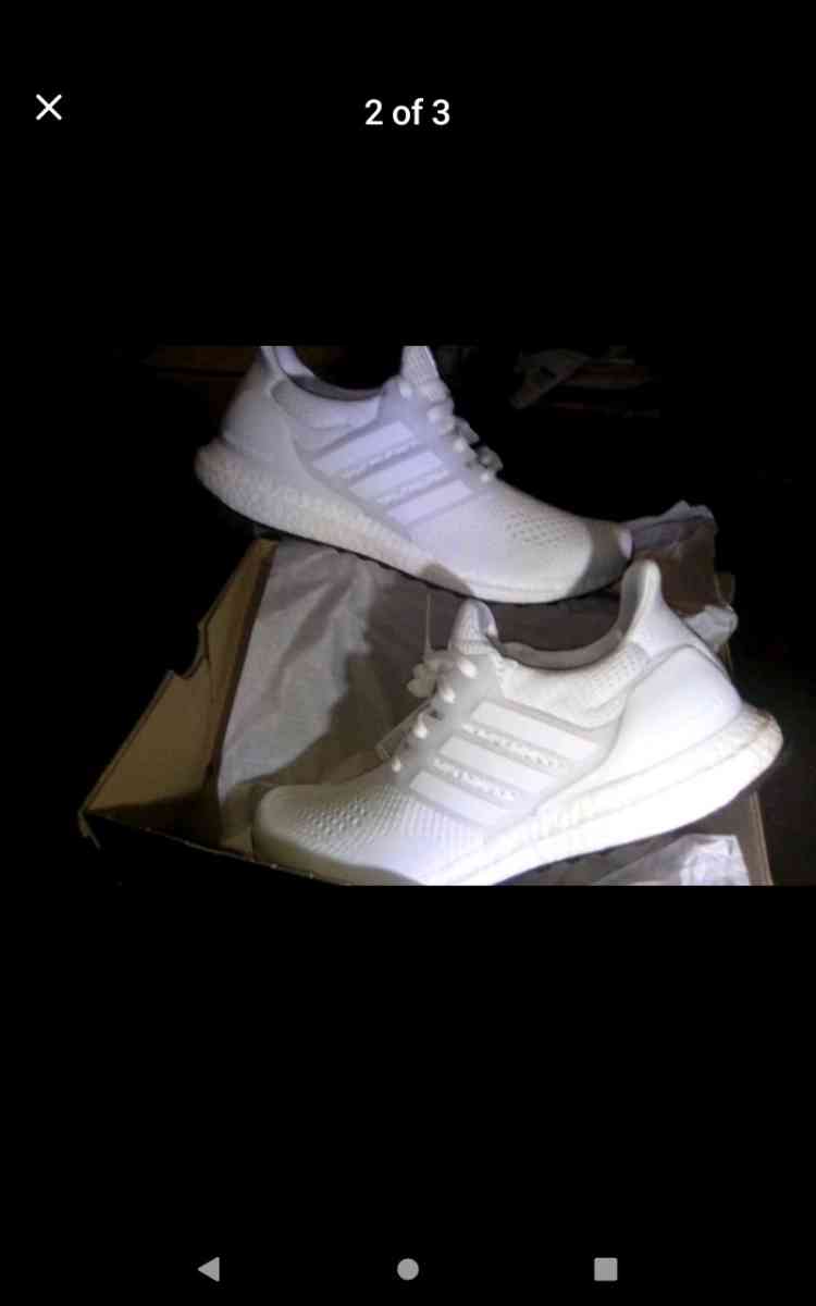 Mens Size 10 Adidas UltraBoost 10 Brand new