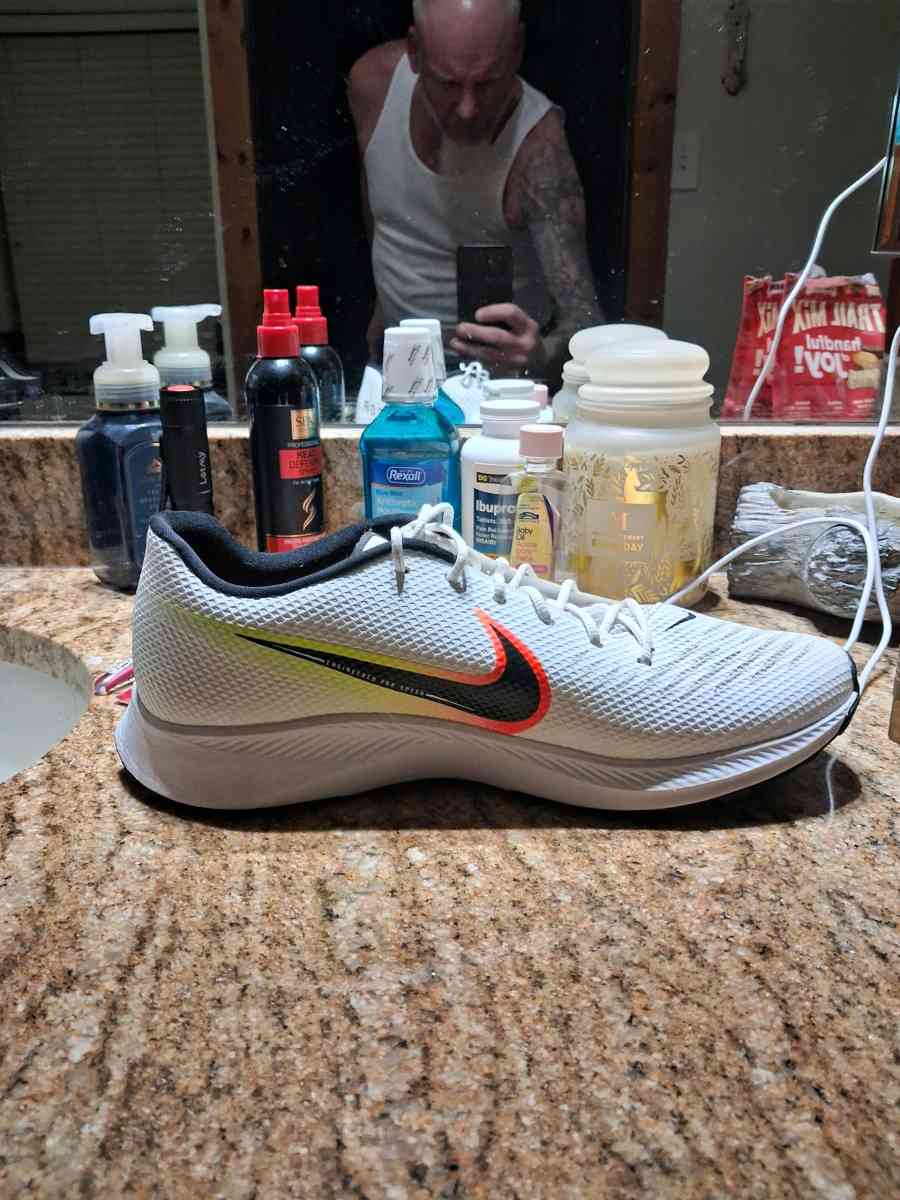 Nike shoes V A POR size 11