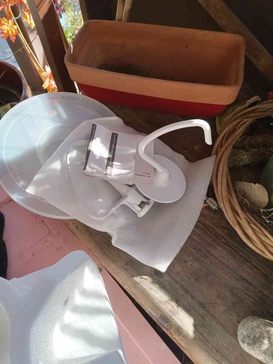 Kitchen Aid Deluxe Mixer