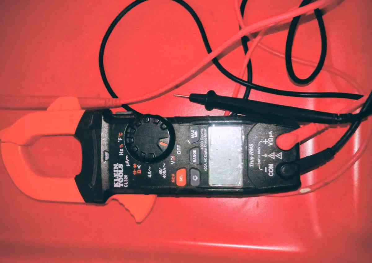 Klein tools digital  meter reader