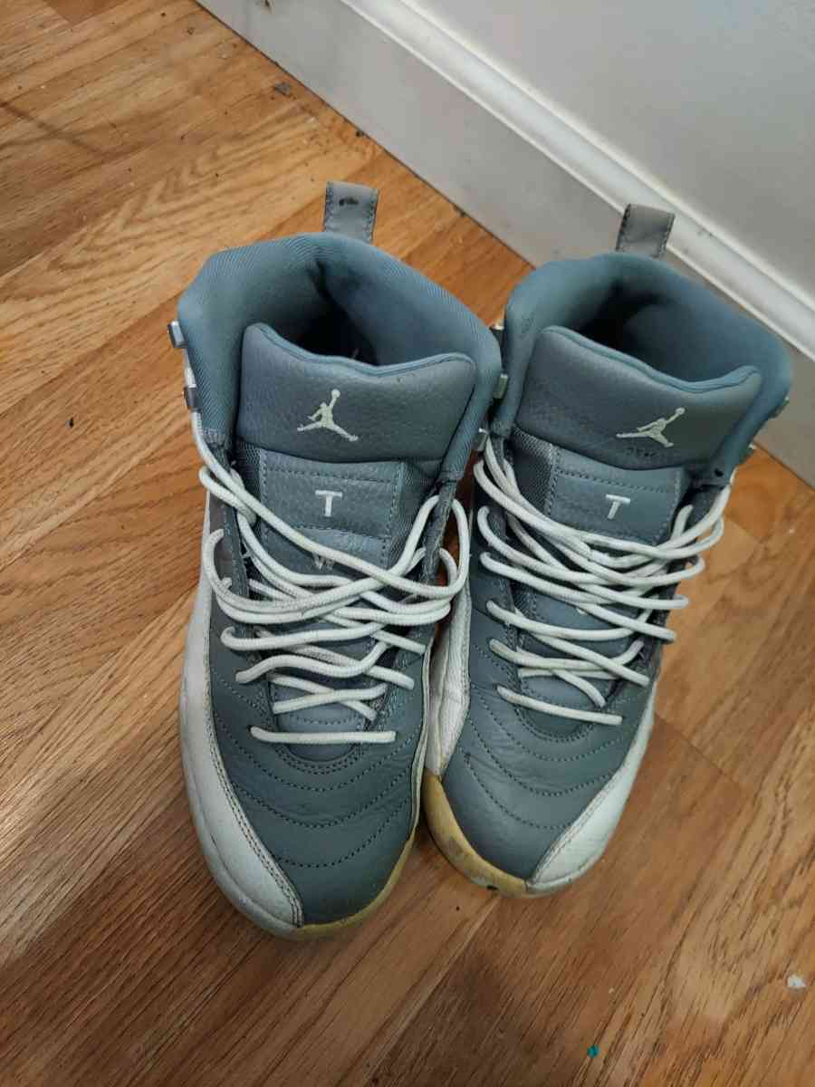size 7 jordan 12s take for 25