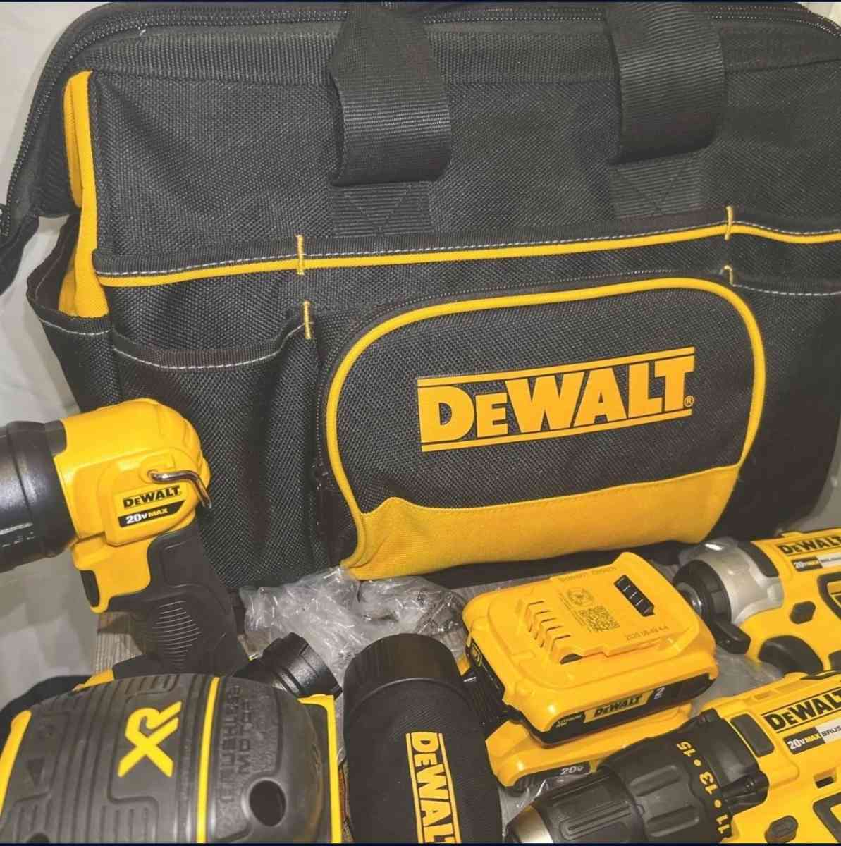 DeWalt 5 Tool 20v Max Combo Kit w Contractor Bag